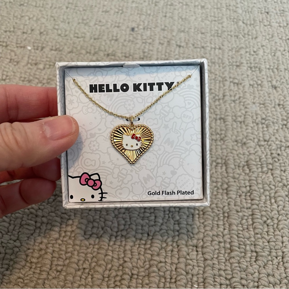 NIB hello kitty gold plated heart necklace